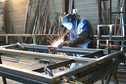 Metal, motori, pumpe, alatni strojevi, obrada metala i plastike...